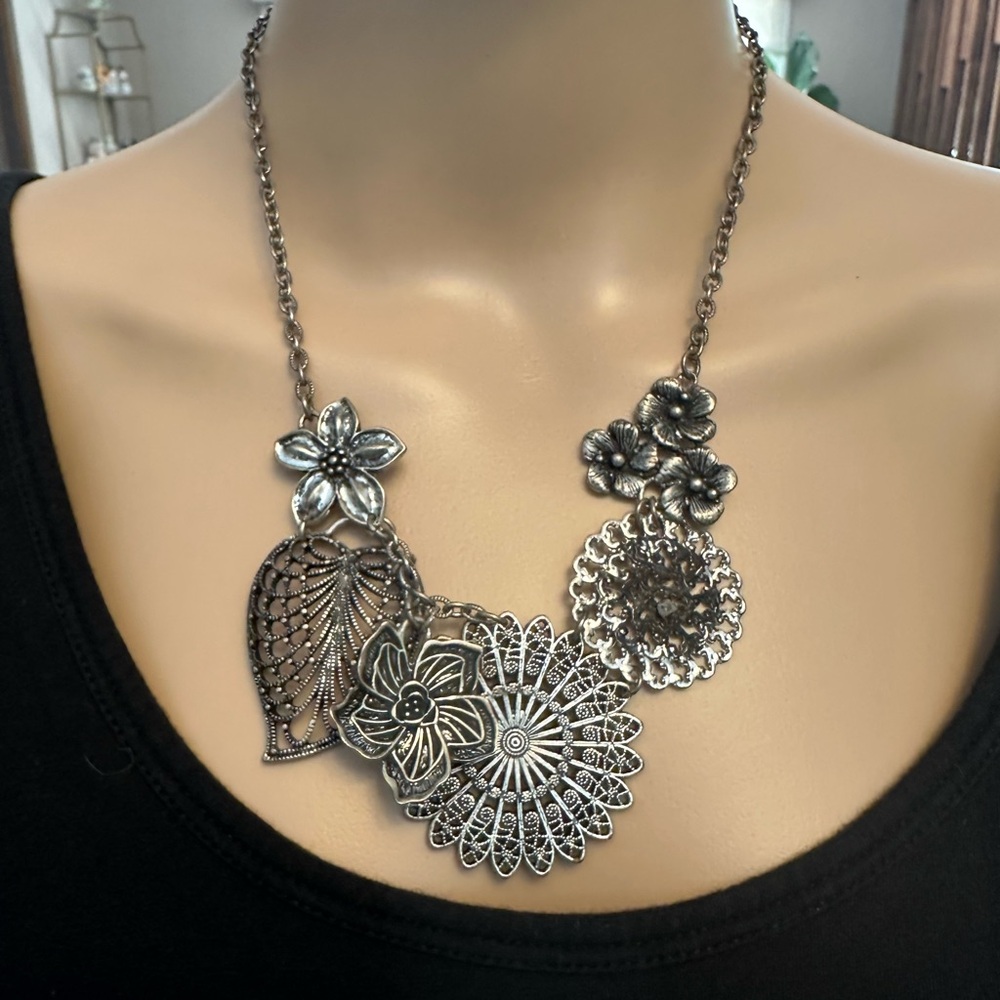 Premier Designs Botanical Bib Necklace